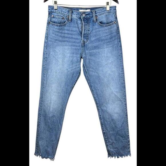 Levi's Denim - Levis Premium Wedgie Jean Womens Size 30 X 27 Big E Button Fly Light Wash
